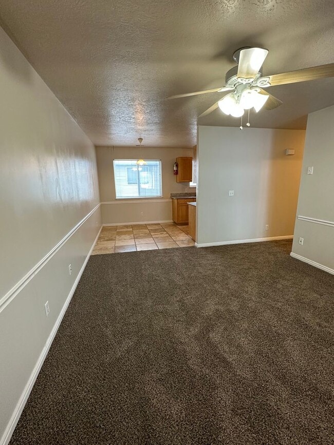 Building Photo - BRENTWOOD CONDO 2 Bed 1 Bath with Optix in...