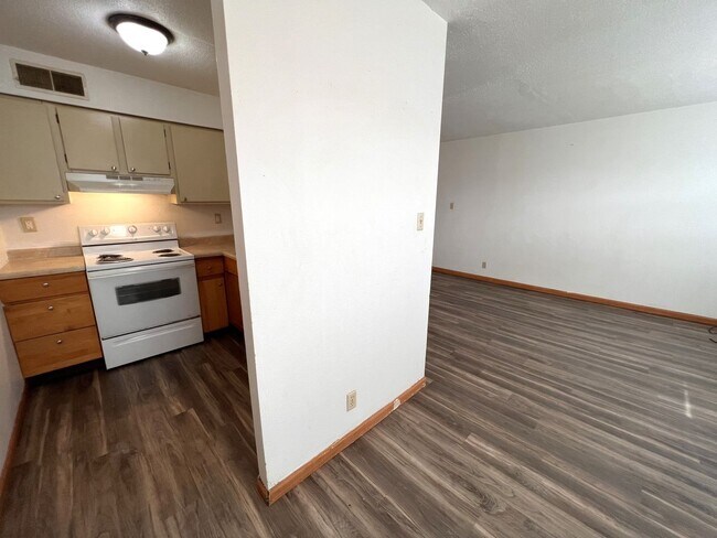 Building Photo - 2BR 1ba - Great location off of 21st Avenue