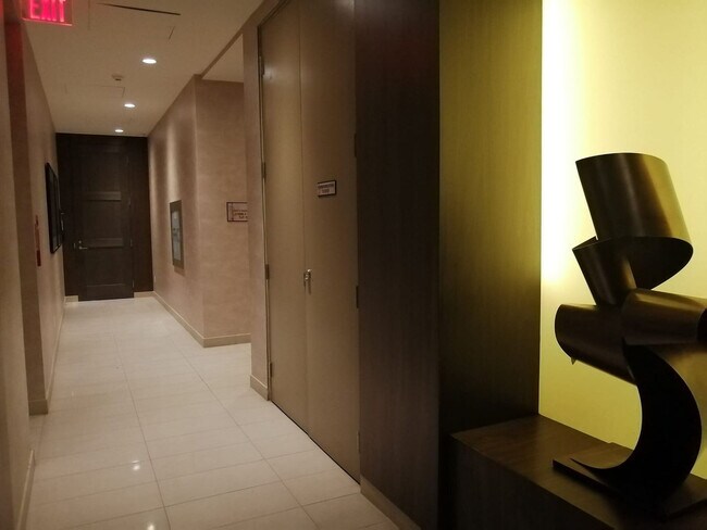 Building Photo - 300 Front St W