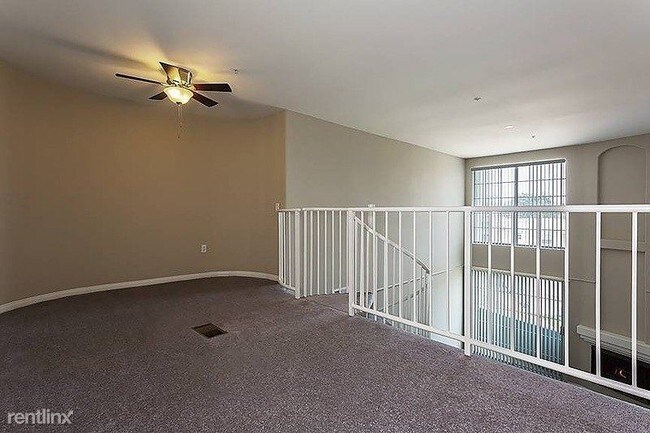 Building Photo - 6925 Kittyhawk Ave
