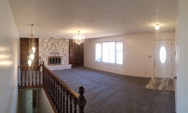 Building Photo - 4 Bed, 3 Bath HOME in Rexburg