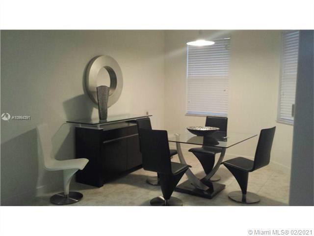Foto del edificio - 8675 NW 109th Ct
