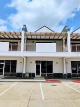 Building Photo - 9788 Clarewood Dr
