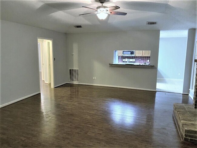 Building Photo - 6819 Ambler Dr