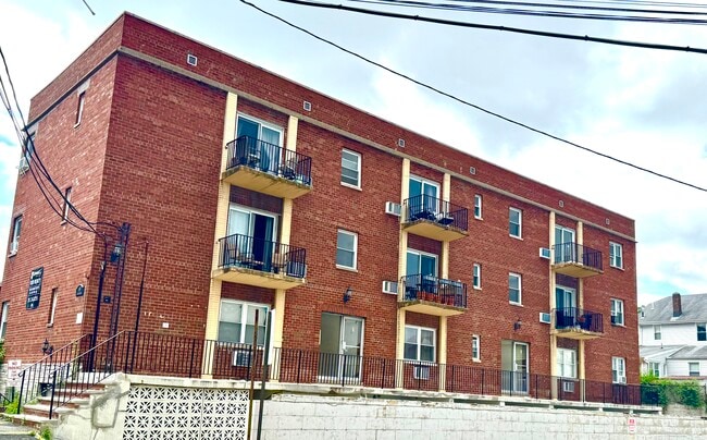 Building Photo - 68 E Main