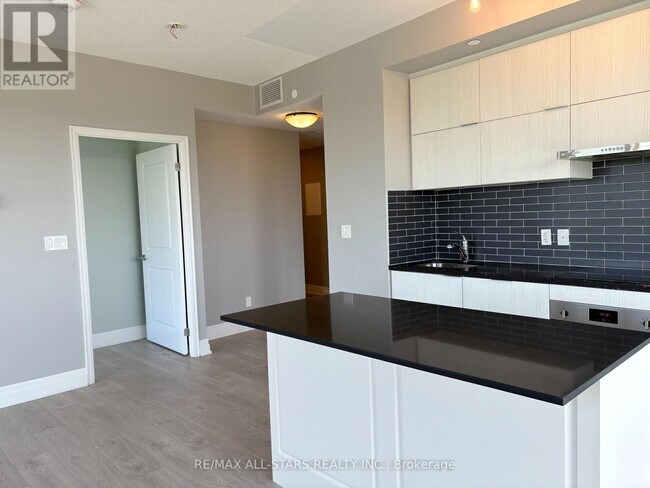Building Photo - 622-610 ROUGE VALLEY Dr