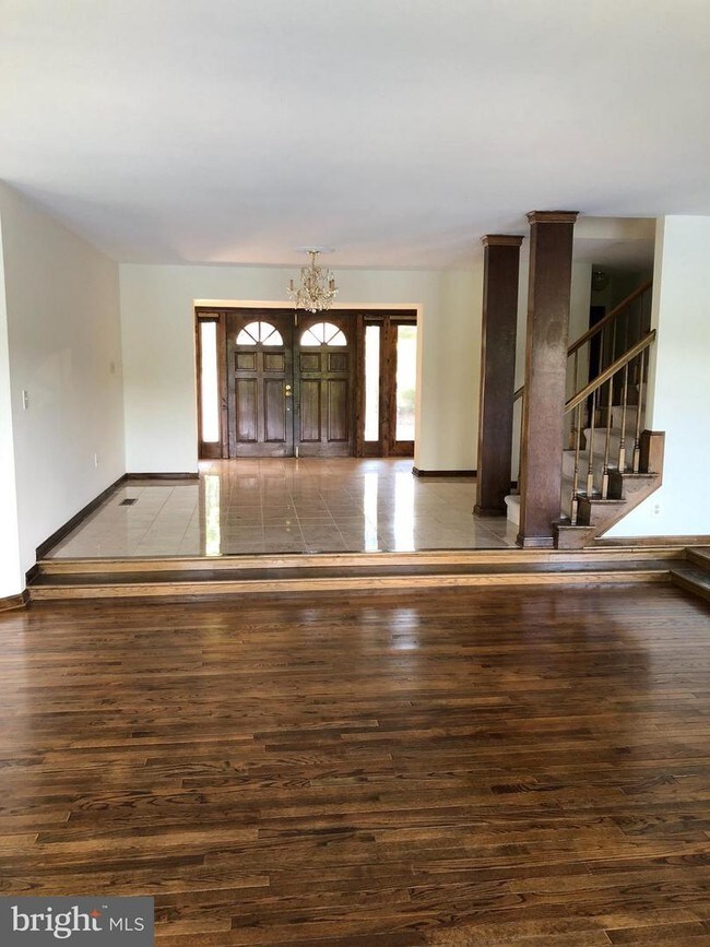 Foto del edificio - 6220 Lakeview Dr