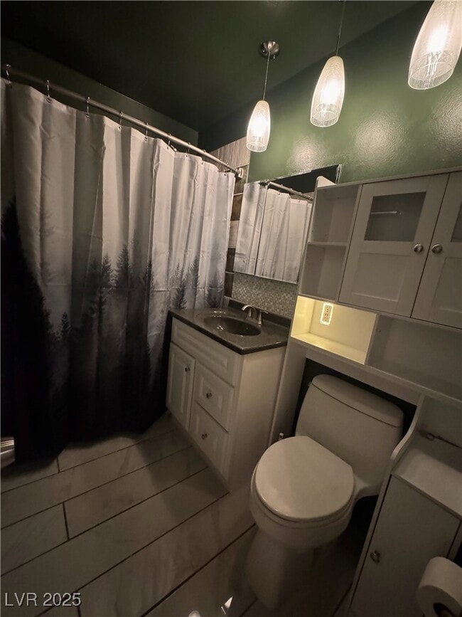 Foto del edificio - 350 E Desert Inn Rd