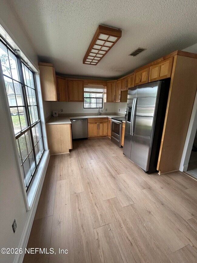 Foto del edificio - 2443 Footbridge Ln
