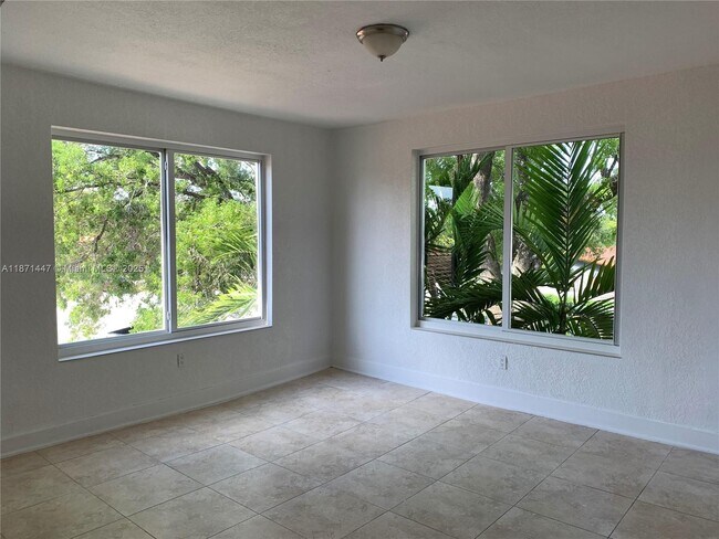 Foto del edificio - 712 SW 56th Ave