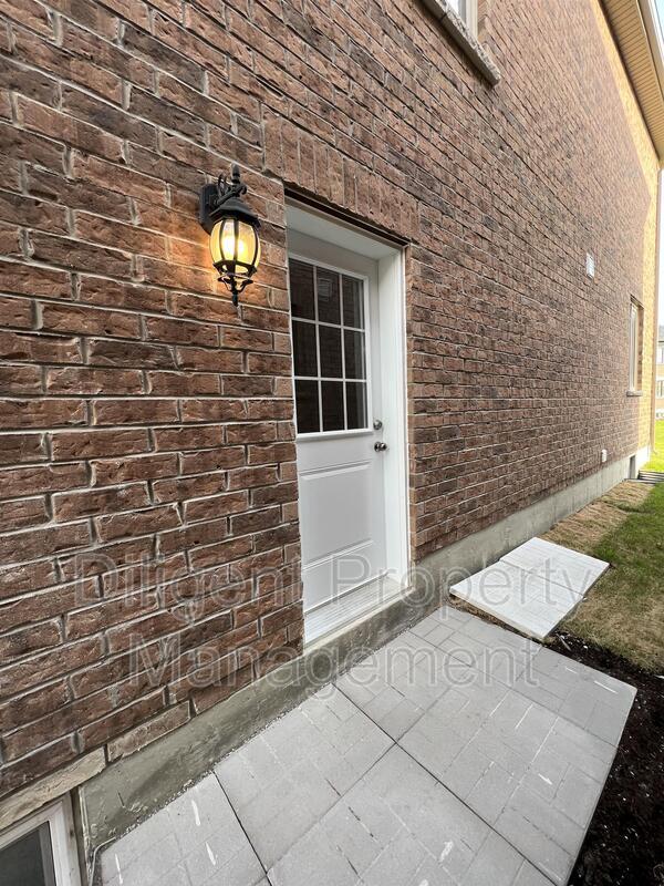 Primary Photo - 80 Woolacott Ln