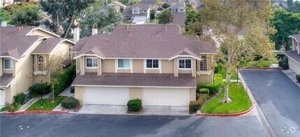Building Photo - 26222 Fern Glen