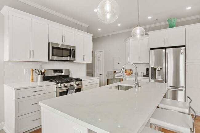 Foto del edificio - 311 Emerson St