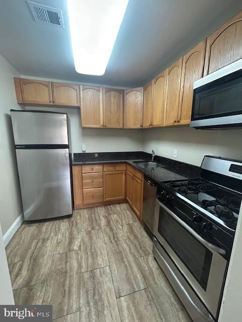 Foto del edificio - 10596 Twin Rivers Rd