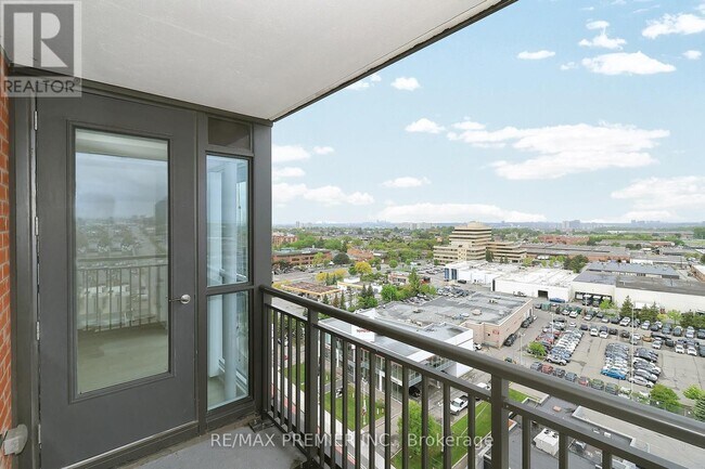 Building Photo - 3091-3091 Dufferin St