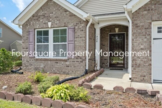 Building Photo - Charming Ranch-Style Home with Bonus Suite, Fenced Yard & 2-Car Garage – Community Pool in Fuquay...