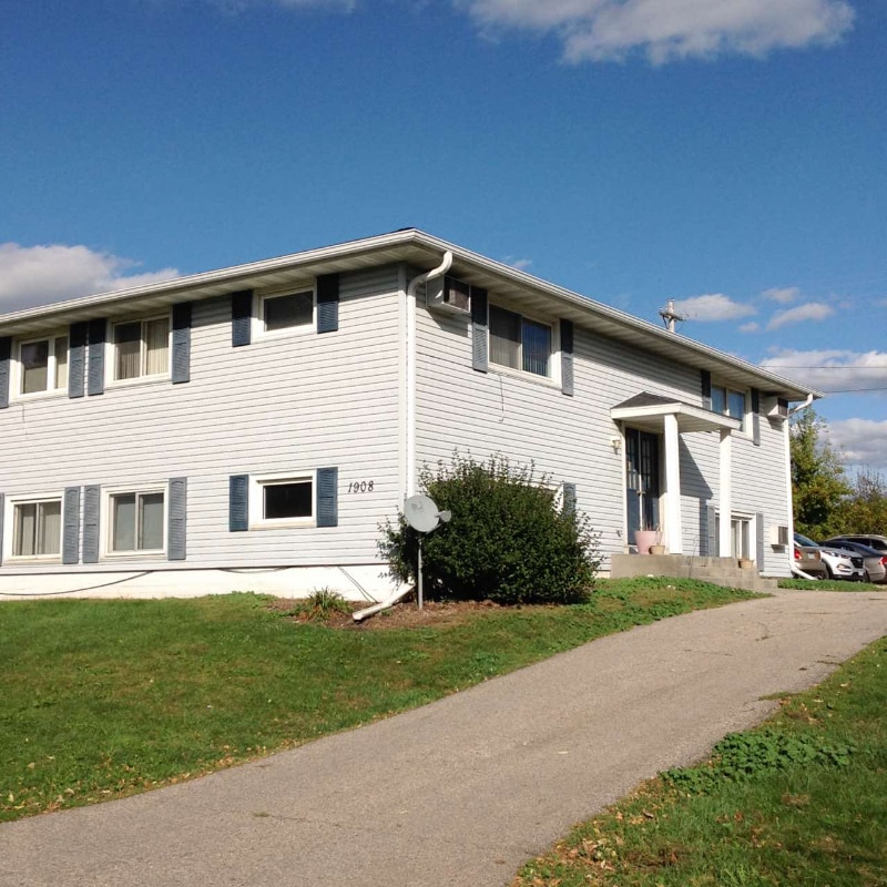 190818 1/2 18 1/2 Ave NW, Rochester, MN 55901 Room for Rent in