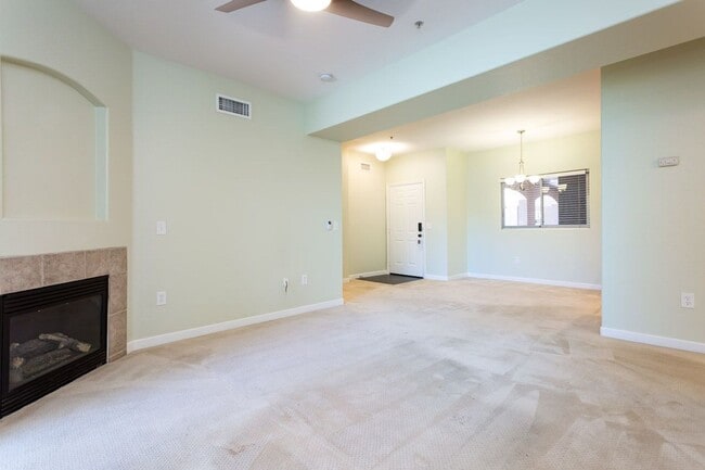 Foto del edificio - Lovely single-story condo in the community of Rancho Mission Trails!