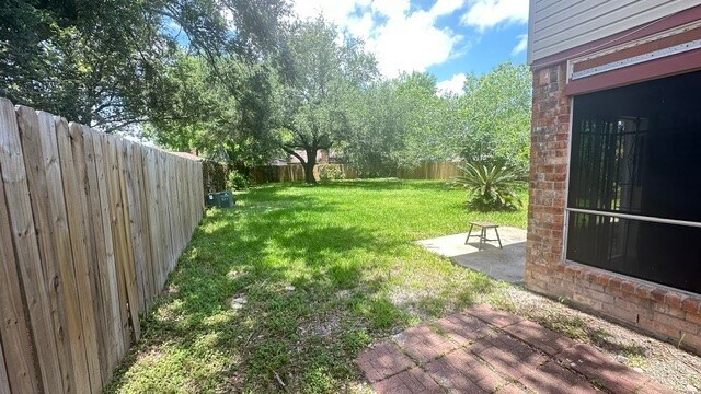 Foto del edificio - 8518 Blossom Bell Ln