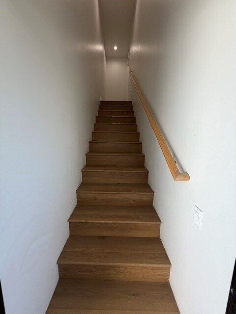 Foto del edificio - 724 1/2 E 81st St