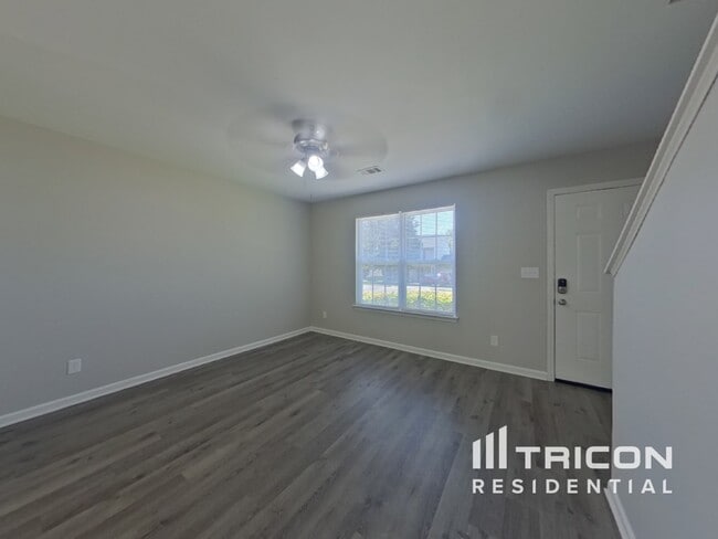 Building Photo - 4920 Hopewood Ln