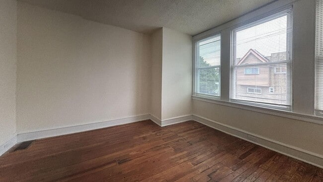 Building Photo - Charming 3-Bedroom Traditional Row Home in Philadelphia