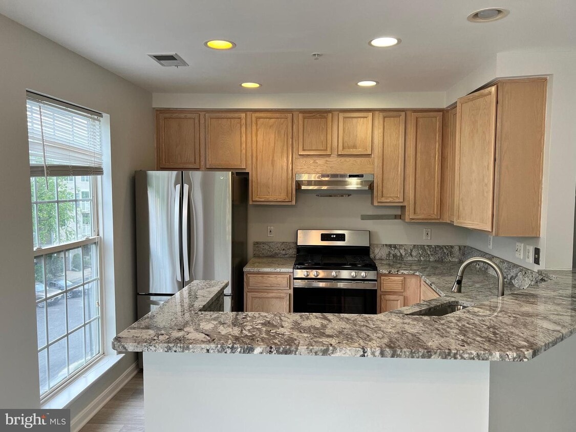 Primary Photo - 307 Fallsgrove Dr