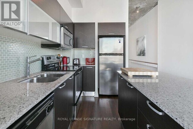 Building Photo - 10 Morrison St