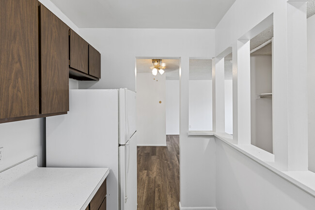 Building Photo - Riverside Apartments