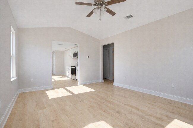 Foto del edificio - 5654 Falcon Way