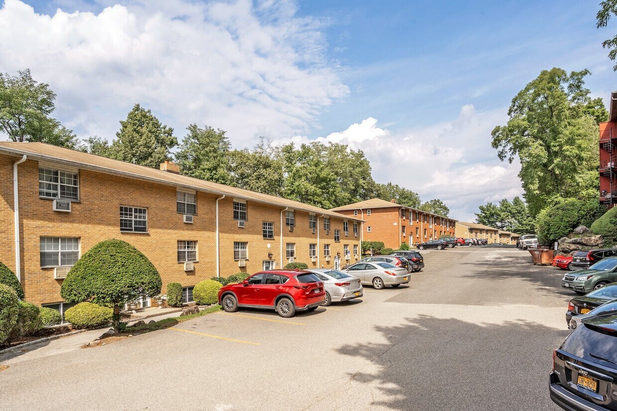 Parkside Apartments 22 Baltic Pl Croton on Hudson, NY Apartments