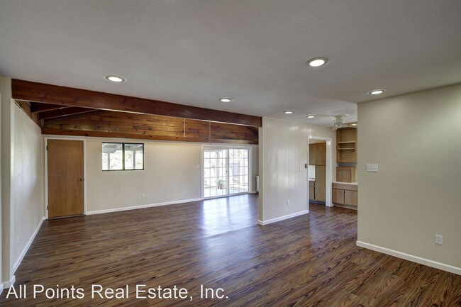 Foto del edificio - 3 br, 2 bath Apartment - 5184 MILLWOOD ROAD