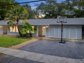 Building Photo - 7752 SW 106th St