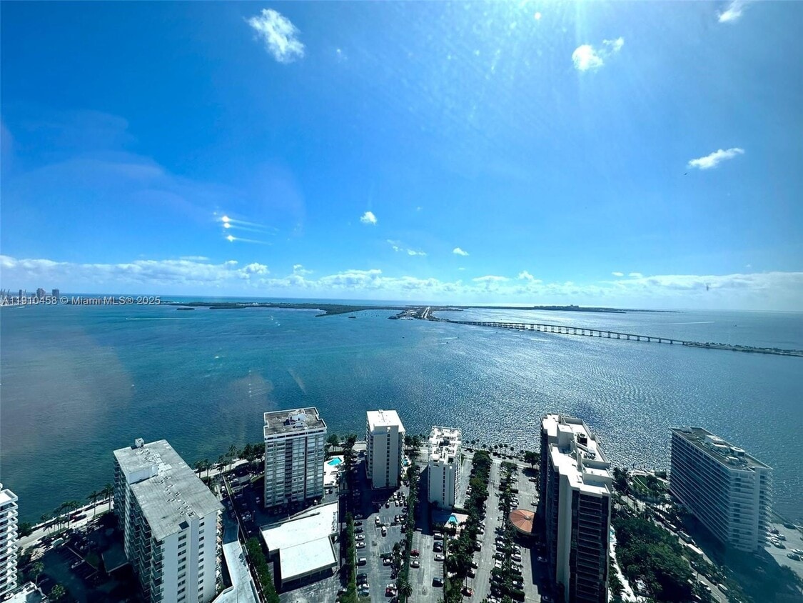 Primary Photo - 1425 Brickell Ave