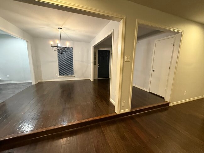 Foto del edificio - 2950 Crestline Dr