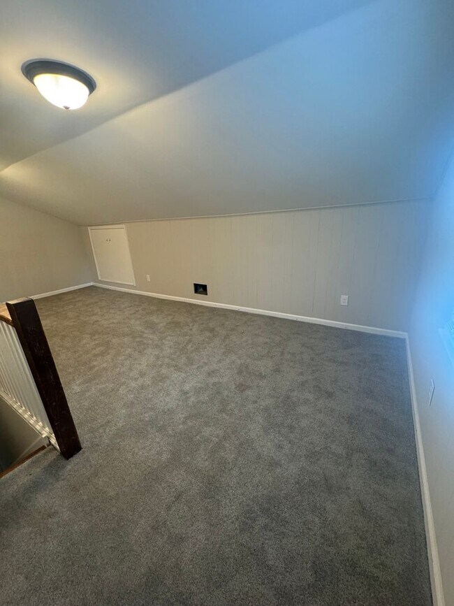 Building Photo - Available NOW in Hammond Hills!!!