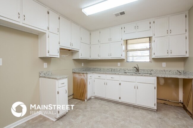 Building Photo - 3790 Creekview Cir