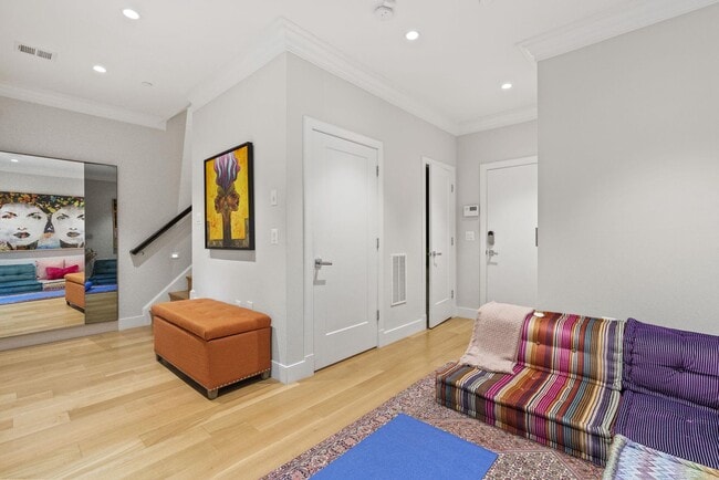 Building Photo - 1520 16th Ct N
