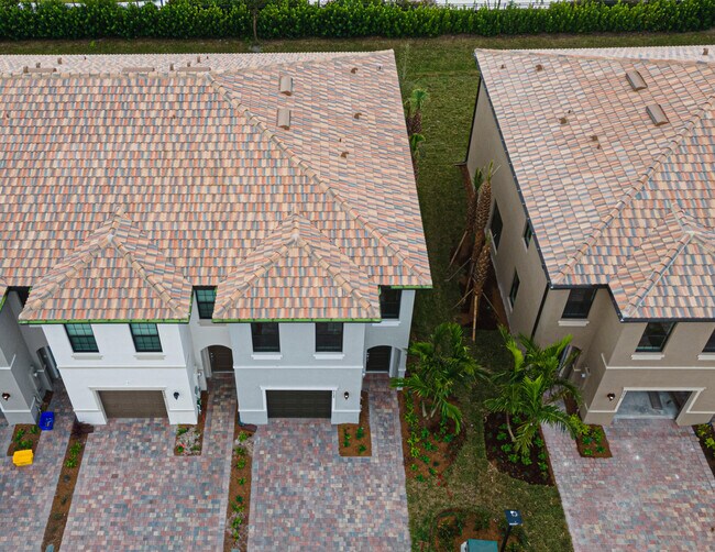 Foto del edificio - 8648 Escue St