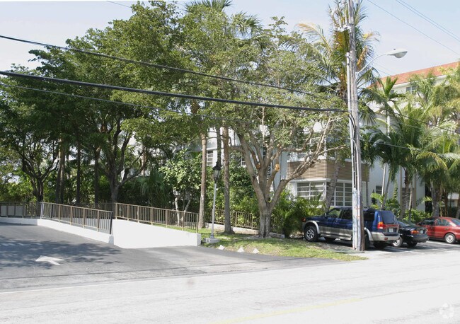 Foto del edificio - 10084 W Bay Harbor Dr