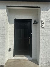 Building Photo - 405 Diversity Wy