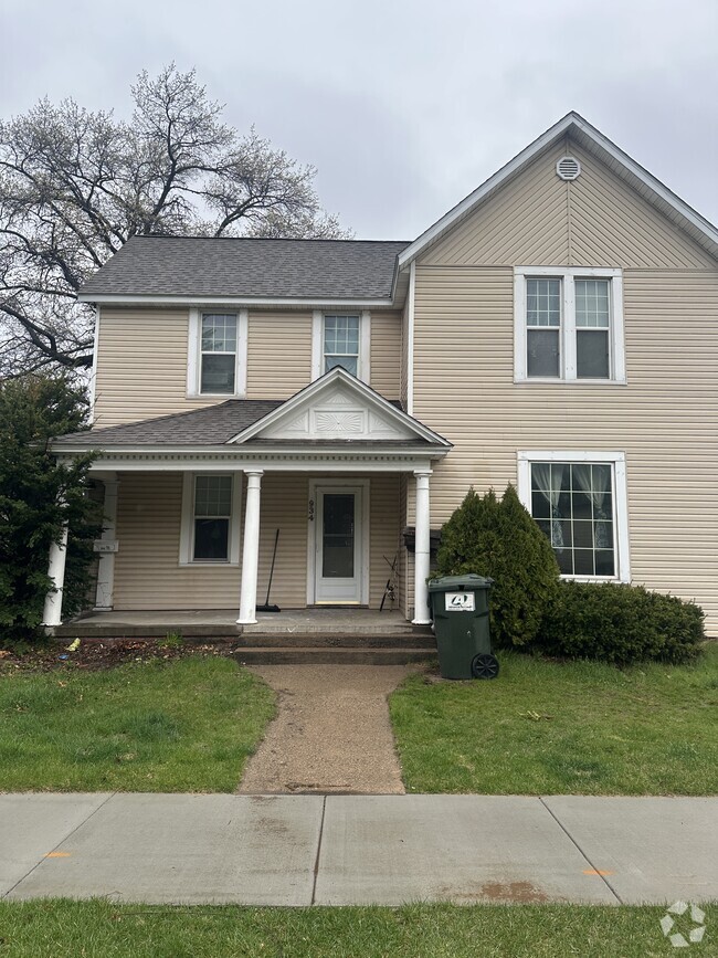 Building Photo - 934 Barland St