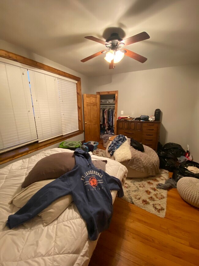 Building Photo - 5007 W Irving Park Rd