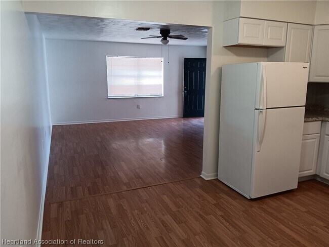 Building Photo - 4926 Salmon Dr