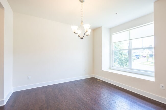 Foto del edificio - Amazing 3 BR/3 BA Single-Family Home in Mi...