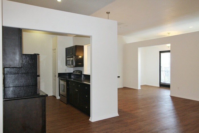 Primary Photo - 819 D Ave