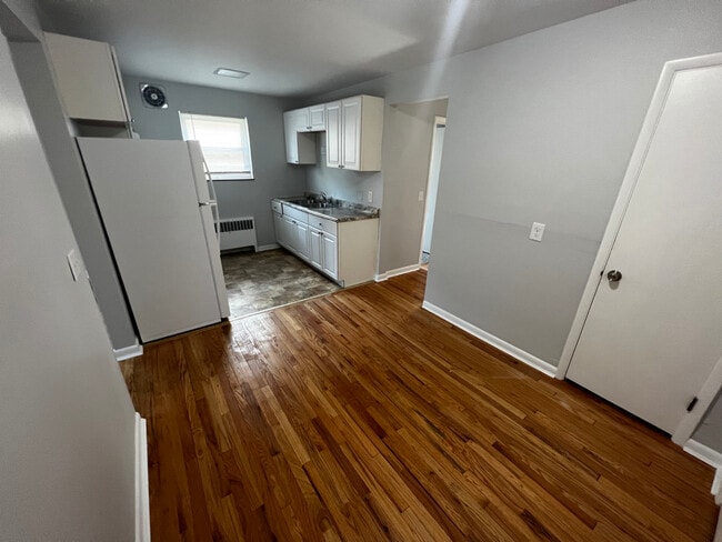 Building Photo - 2739 Lafeuille Ave