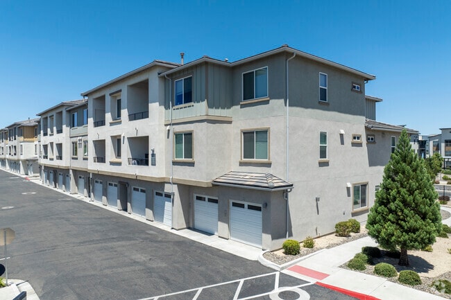 Building Photo - Lyfe at the Marina