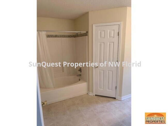 Foto del edificio - 3/2 cottage style home available for 7/5