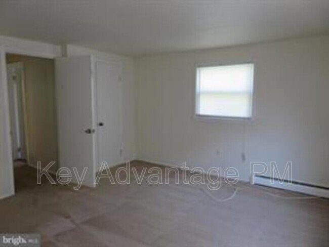Building Photo - 2020 Cumberland Dr
